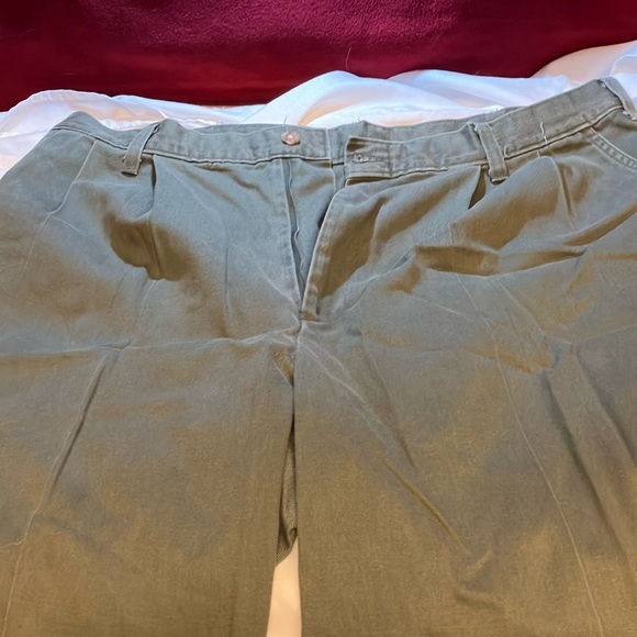 Men’s Dark Green Khaki Pants. Size 38 (Waist) x 34 (Inseam) - Picture 1 of 6